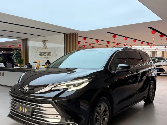 Фотография автомобиля — Toyota Sienna