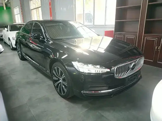 Volvo S90 — Фото автомобиля 3