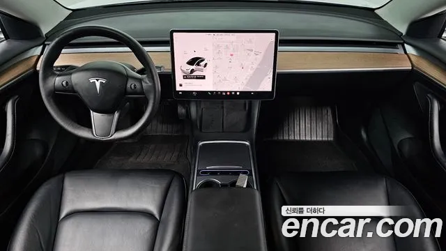 Tesla Model 3 — Фото автомобиля 6