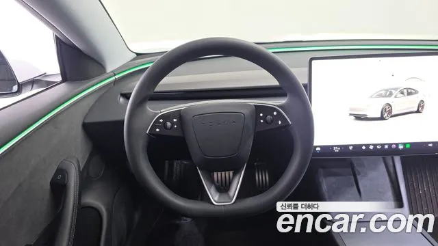 Tesla Model 3 — Фото автомобиля 20