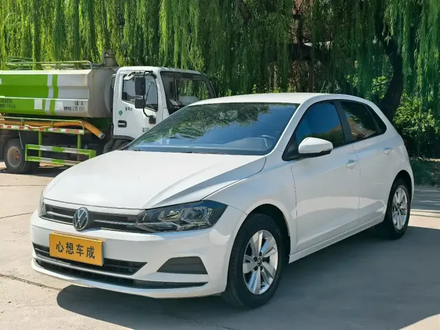 Фотография автомобиля — Volkswagen Polo