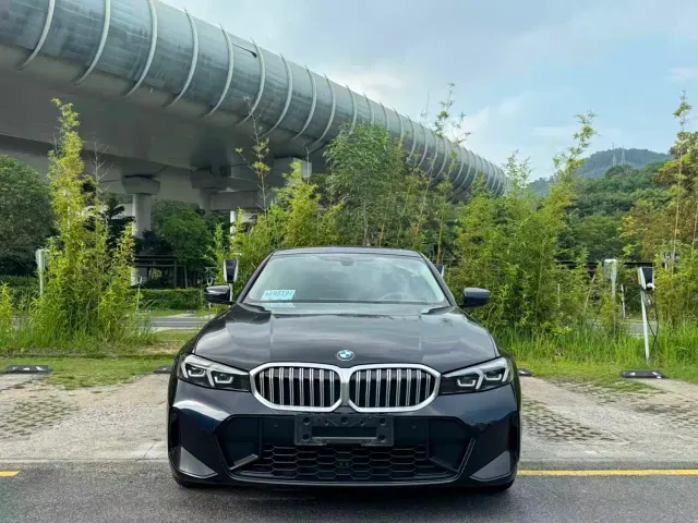BMW 3 Series — Фото автомобиля 2