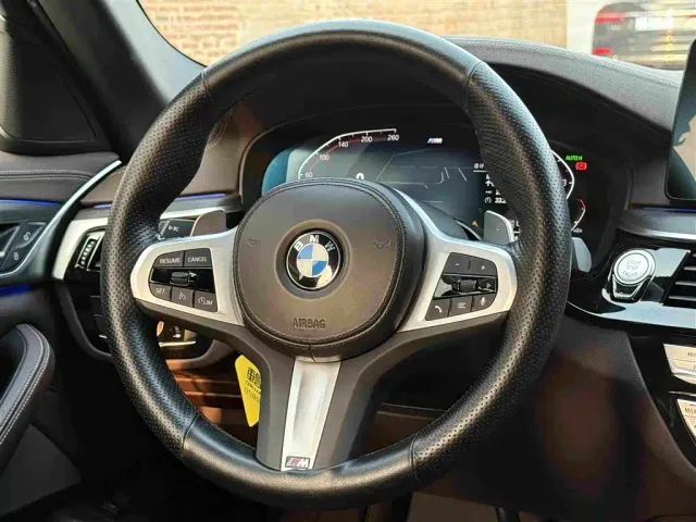 BMW 5 Series — Фото автомобиля 5