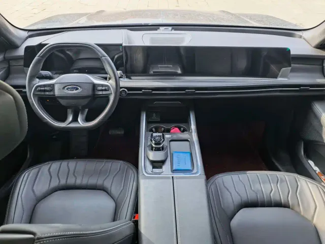 Ford Edge — Фото автомобиля 8