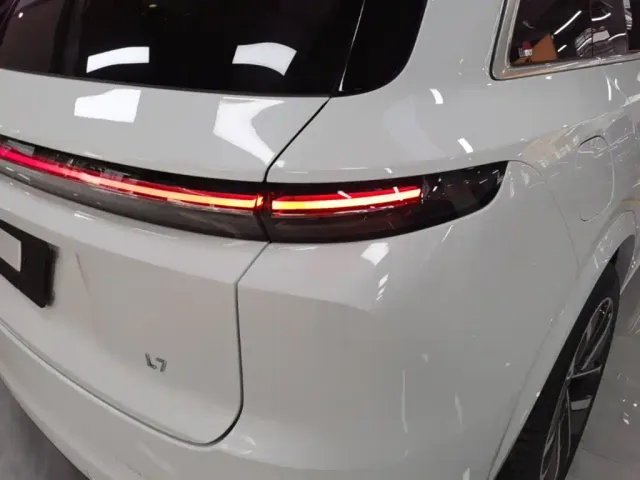 Li Auto L7 — Фото автомобиля 23