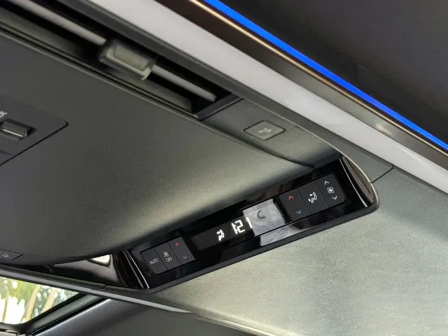 Toyota Alphard — Фото автомобиля 14