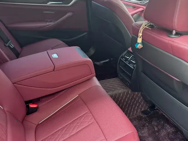 BMW 5 Series — Фото автомобиля 8