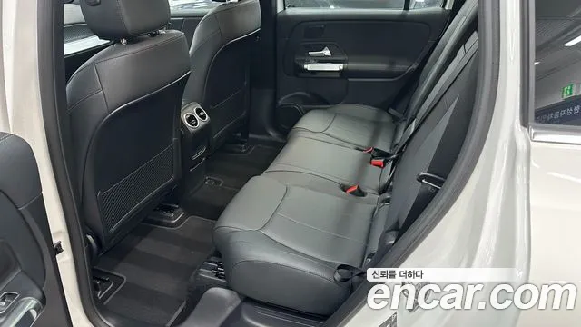Mercedes-Benz EQB — Фото автомобиля 17