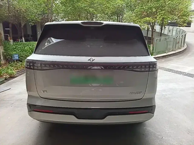 Dongfeng eπ 008 — Фото автомобиля 5