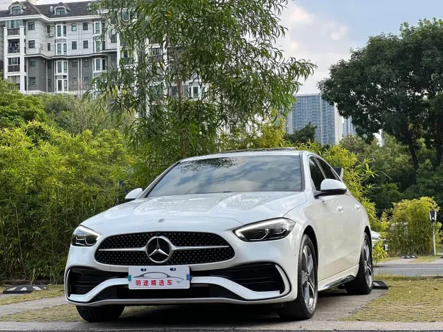 Фотография автомобиля — Mercedes-Benz C-Class