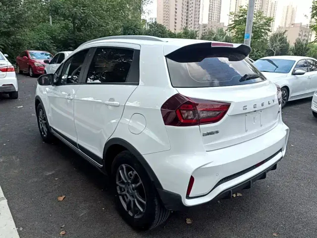 Geely Vision X3 — Фото автомобиля 4