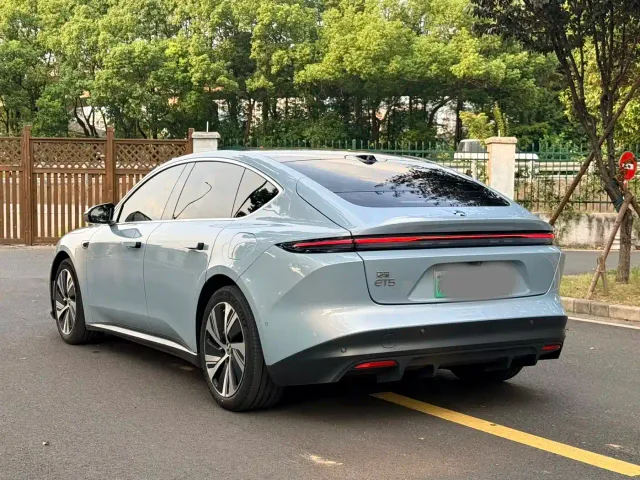 Nio ET5 — Фото автомобиля 6