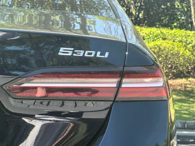 BMW 5 Series — Фото автомобиля 15