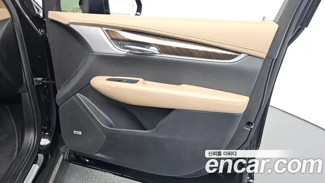 Cadillac XT6 — Фото автомобиля 24