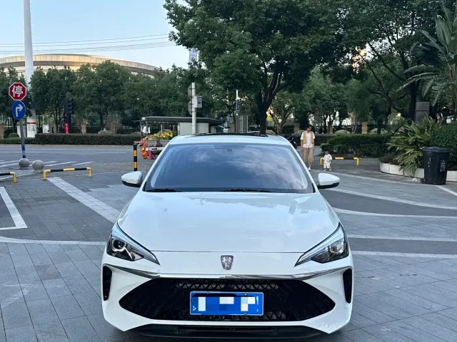 Roewe i5 — Фото автомобиля 2