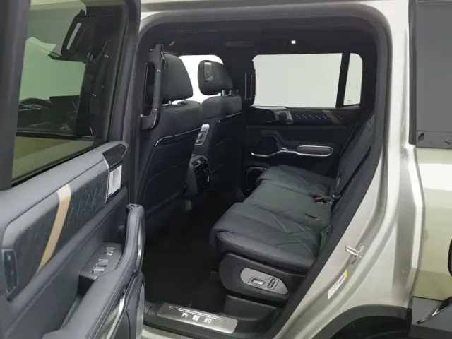 BYD FangChengBao Leopard 8 — Фото автомобиля 15