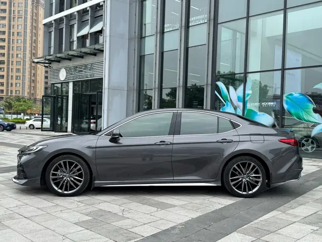 Toyota Camry — Фото автомобиля 3