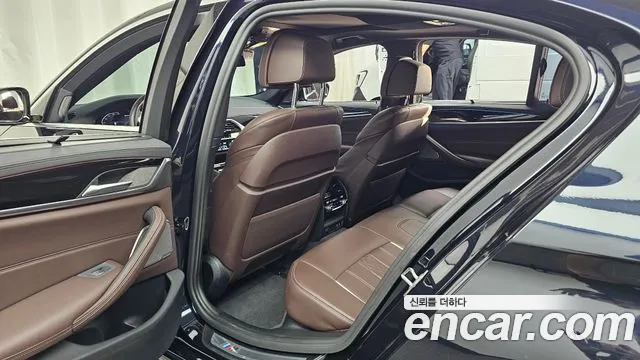 BMW 5-Series 5 серия (G30) — Фото автомобиля 26