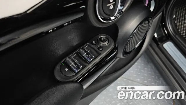 Mini Cooper Cooper 5 дверей Classic — Фото автомобиля 16