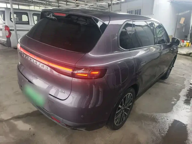 Leapmotor B10 — Фото автомобиля 6