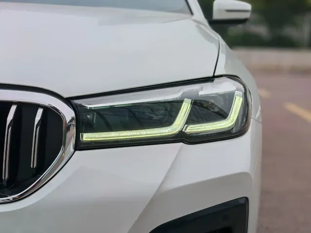 BMW 5 Series — Фото автомобиля 8