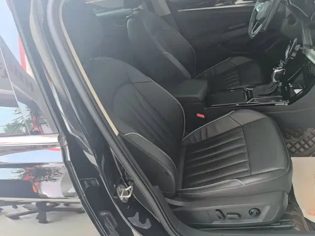 Volkswagen Passat — Фото автомобиля 24