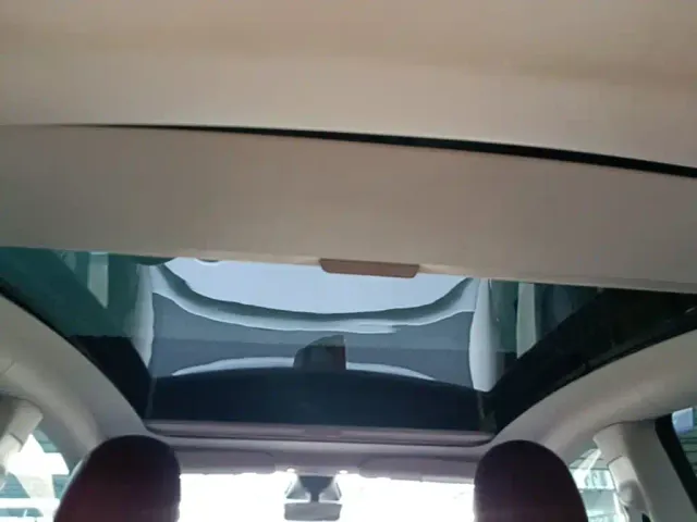 Tesla Model Y — Фото автомобиля 17