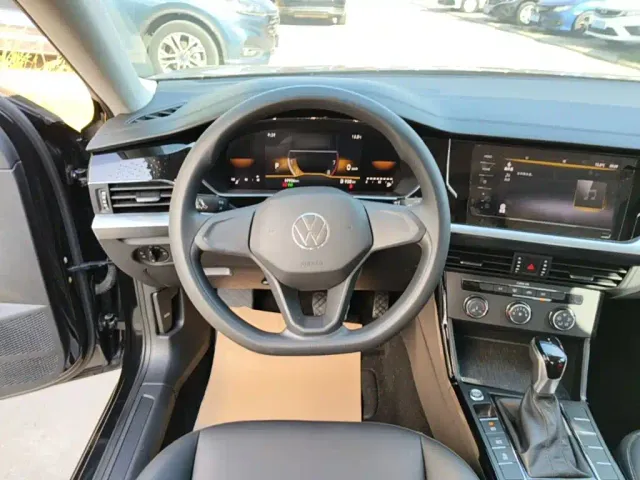 Volkswagen Passat — Фото автомобиля 10