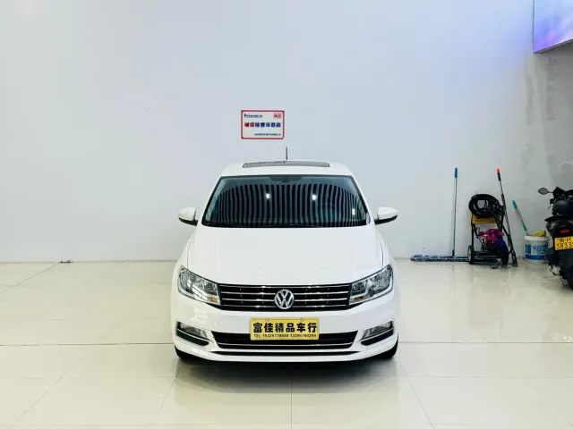 Volkswagen Santana — Фото автомобиля 2