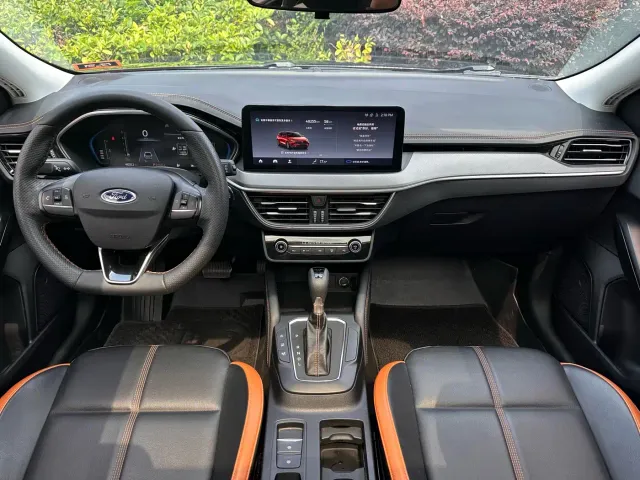 Ford Focus — Фото автомобиля 6