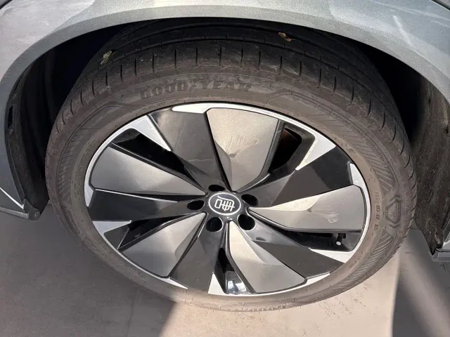 BYD Tang L — Фото автомобиля 7
