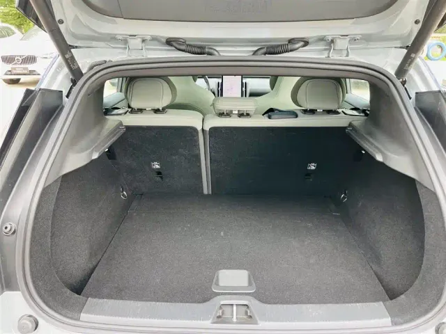 Volvo EX30 — Фото автомобиля 10