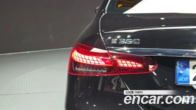 Mercedes-Benz E-Class — Фото автомобиля 21