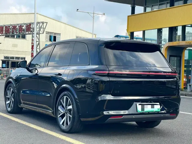 Li Auto L8 — Фото автомобиля 6