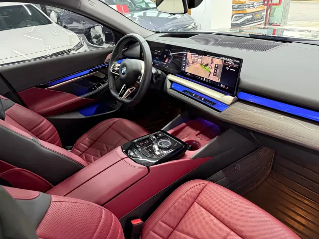 BMW 5 Series — Фото автомобиля 12