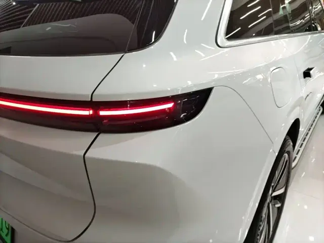 Li Auto L6 — Фото автомобиля 7