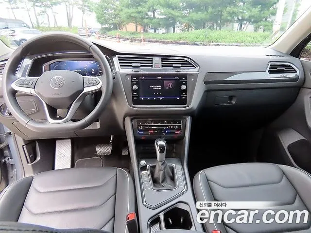 Volkswagen Tiguan Tiguan 2 поколение 2.0 TDI Premium — Фото автомобиля 7