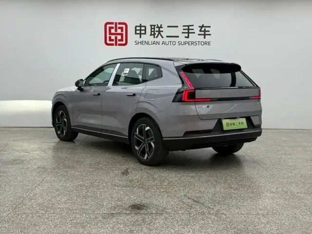 Volvo XC70 Plug-in Hybrid — Фото автомобиля 3