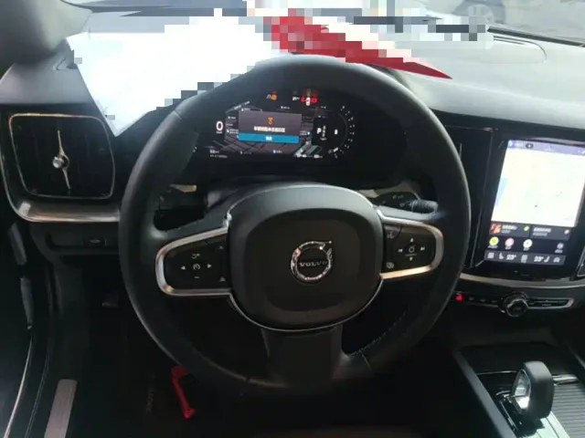 Volvo S60 — Фото автомобиля 10
