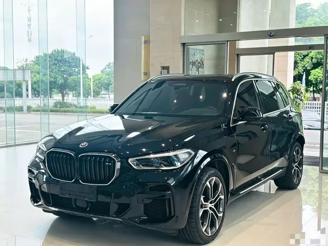 Фотография автомобиля — BMW X5