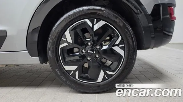 Kia Niro — Фото автомобиля 6