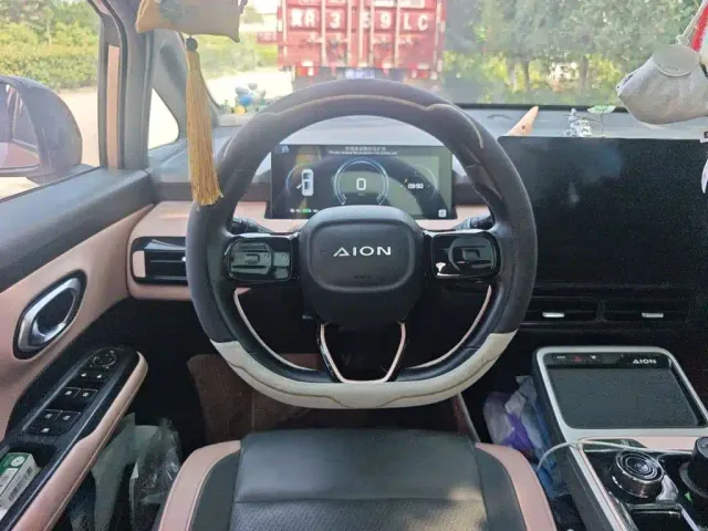 GAC Aion Y — Фото автомобиля 2