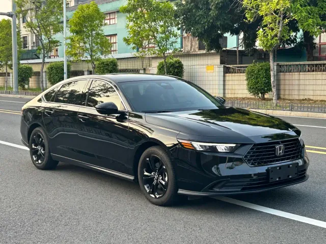 Honda Accord — Фото автомобиля 3