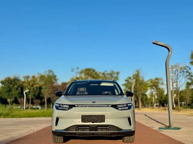 Leapmotor C11 — Фото автомобиля 2