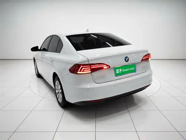 Volkswagen Bora — Фото автомобиля 4