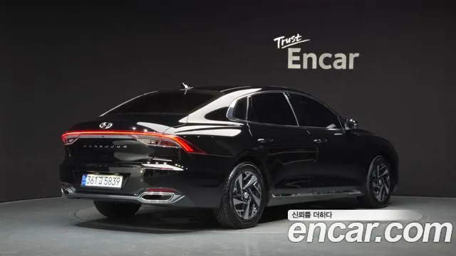 Hyundai Grandeur — Фото автомобиля 2