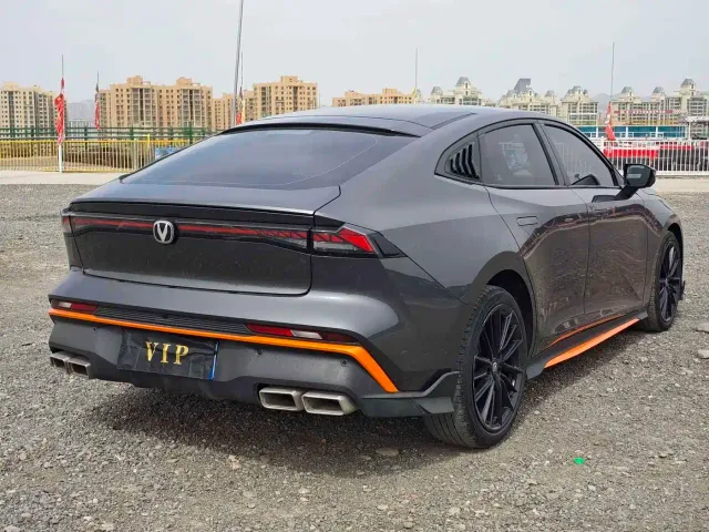 Changan Changan UNI-V 2024 1.5T Deluxe Sport — Фото автомобиля 9