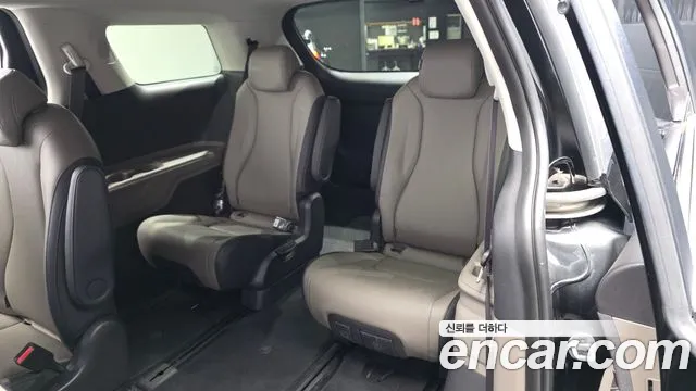 Kia Carnival — Фото автомобиля 19