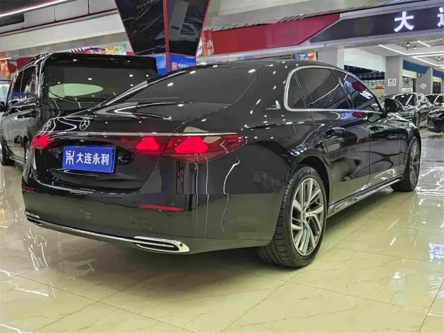 Mercedes-Benz E-Class — Фото автомобиля 13