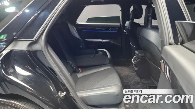 Hyundai Grandeur Grandeur (GN7) 2.5 Бензин 2WD — Фото автомобиля 9